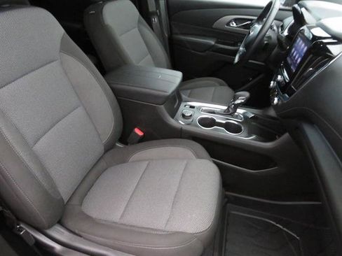 Used 2023 Chevrolet Traverse LT image 14