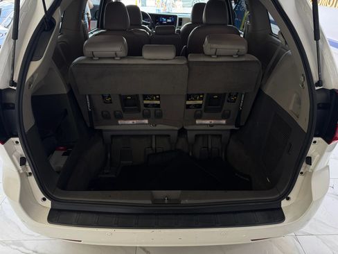 Used 2016 Toyota Sienna XLE w/ XLE Navigation Package FWD image 26
