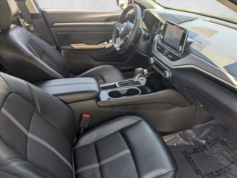 Used 2024 Nissan Altima 2.5 SR FWD image 22