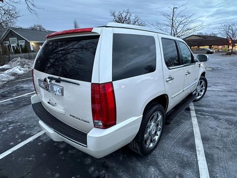 Used 2013 Cadillac Escalade Luxury image 5