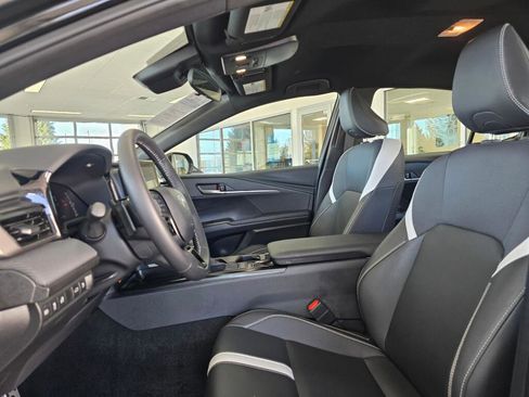 Used 2025 Toyota Camry SE image 22