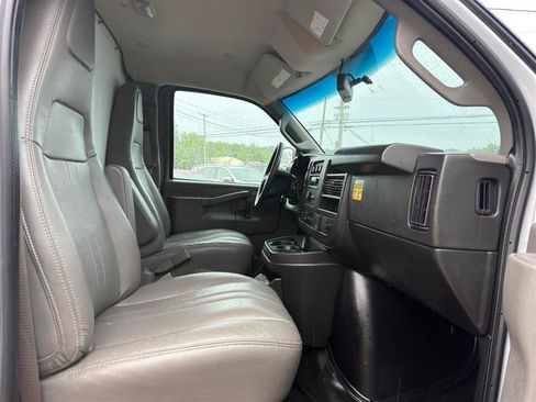Used 2024 Chevrolet Express 3500 w/ Power Convenience Package RWD image 19
