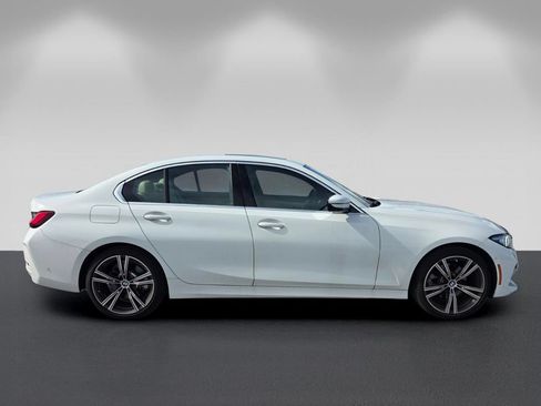 Used 2024 BMW 330i Sedan w/ Premium Package RWD image 3