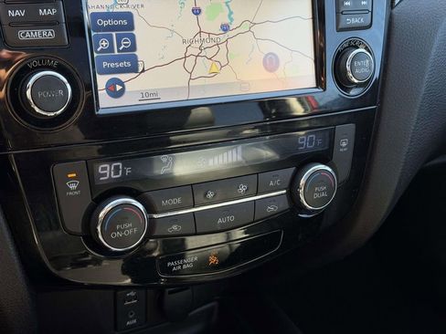 Used 2016 Nissan Rogue SL w/ SL Premium Package image 5