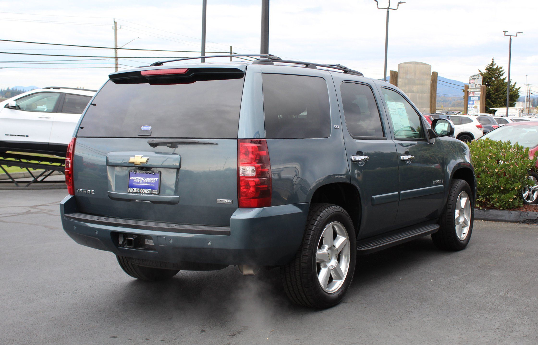 Used 2008 Chevrolet Tahoe LTZ w/ LTZ Preferred Equipment Group AWD/4WD image 6