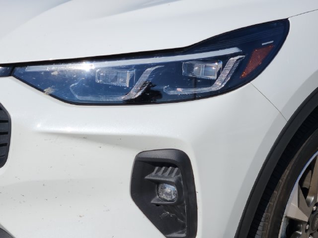 Used 2025 Ford Escape Platinum AWD/4WD image 10