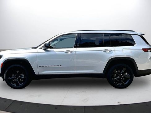 Used 2023 Jeep Grand Cherokee L Laredo AWD/4WD image 5