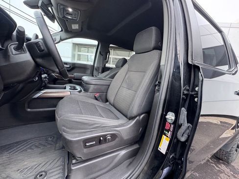 Used 2021 Chevrolet Silverado 1500 LT Trail Boss w/ Convenience Package II image 12