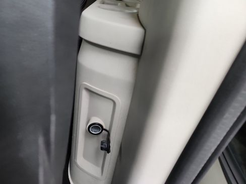 Used 2019 Dodge Grand Caravan SXT FWD image 13