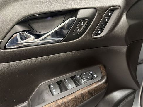 Used 2021 GMC Acadia Denali w/ Denali Technology Package image 25