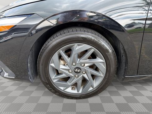 Used 2024 Hyundai Elantra SEL FWD image 18