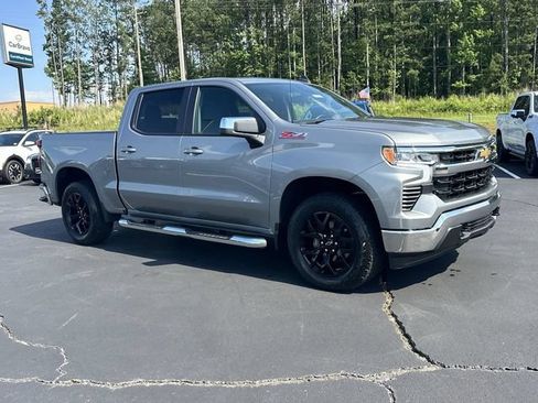 Used 2025 Chevrolet Silverado 1500 LT w/ Z71 Off-Road Package AWD/4WD image 2