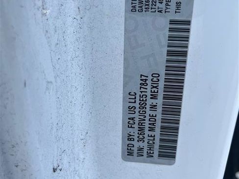 Used 2025 RAM ProMaster 3500 w/ Convenience Group image 9