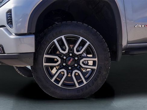 Used 2025 GMC Sierra 1500 AT4 w/ AT4 Premium Package image 4