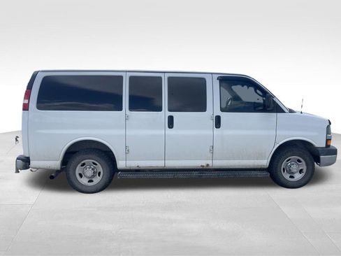 Used 2016 Chevrolet Express 2500 LT w/ LT Preferred Equipment Group RWD image 8