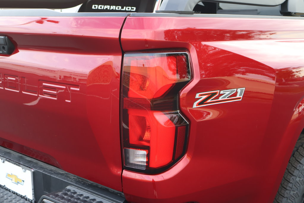 New 2026 Chevrolet Colorado Z71 w/ Midnight Edition AWD/4WD image 7
