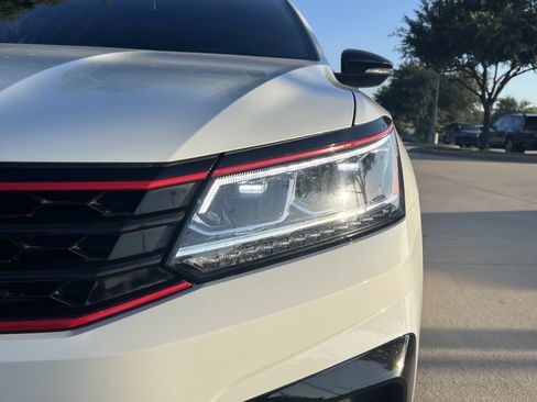 Used 2018 Volkswagen Passat 3.6 FWD image 6