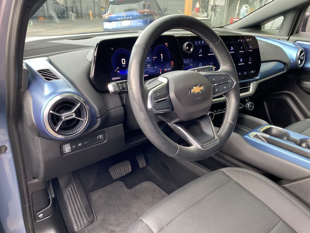 Used 2024 Chevrolet Equinox EV LT AWD/4WD image 2
