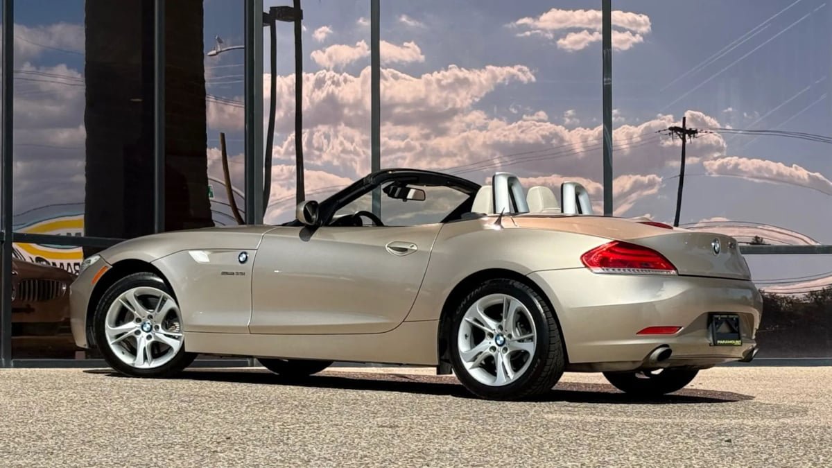Used 2011 BMW Z4 sDrive35i RWD image 14