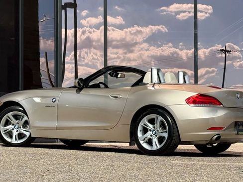 Used 2011 BMW Z4 sDrive35i image 14