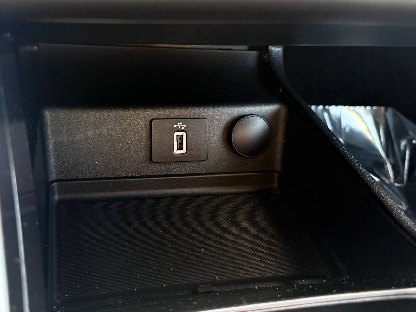 Used 2018 Ford Fusion SE w/ Equipment Group 602A FWD image 29