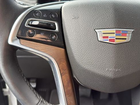 Used 2018 Cadillac Escalade Luxury image 17