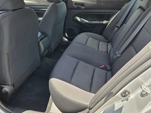 Used 2024 Nissan Altima 2.5 S FWD image 11