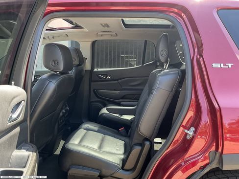 Used 2019 GMC Acadia SLT w/ Black Edition FWD image 9