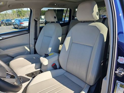 Used 2024 Volkswagen Tiguan SE image 18