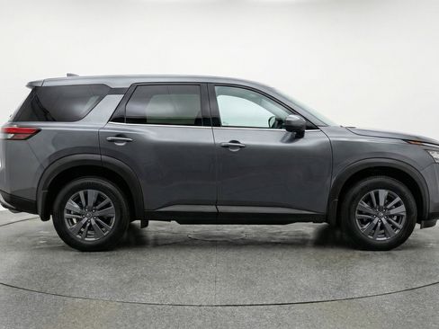 Used 2025 Nissan Pathfinder SV FWD image 11