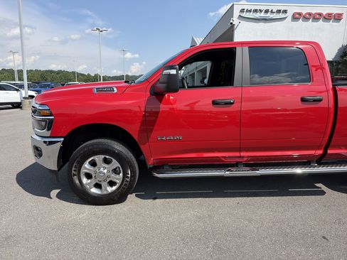 Used 2026 RAM 2500 Big Horn AWD/4WD image 10