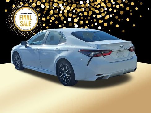 Used 2024 Toyota Camry SE image 7