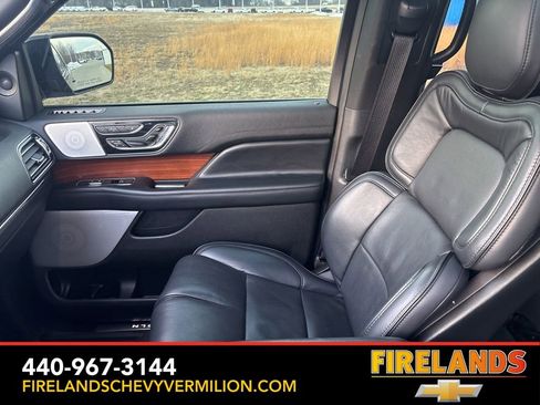 Used 2019 Lincoln Navigator L Reserve image 17