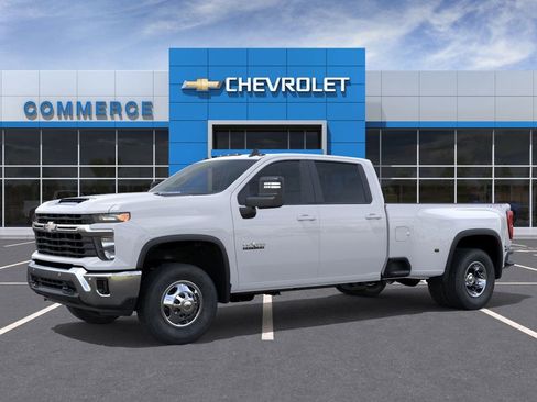 New 2026 Chevrolet Silverado 3500 LT image 2