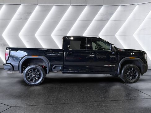 Used 2024 GMC Sierra 3500 AT4 w/ Technology Package AWD/4WD image 7