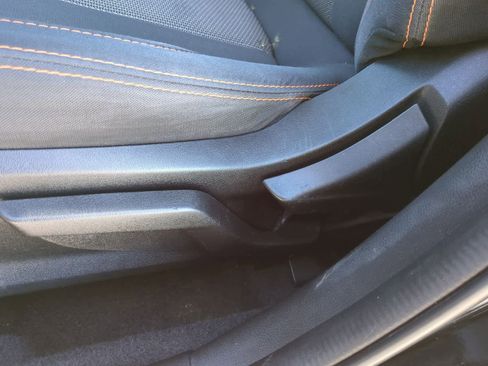 Used 2020 Subaru Crosstrek 2.0i Premium image 17