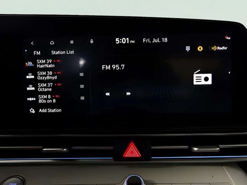 Used 2025 Hyundai Elantra Limited FWD image 14