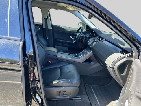 Used 2018 Land Rover Range Rover Evoque SE AWD/4WD image 17