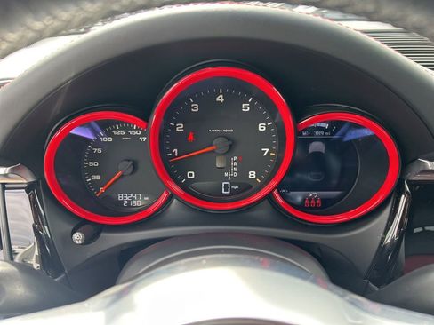 Used 2021 Porsche Macan image 11