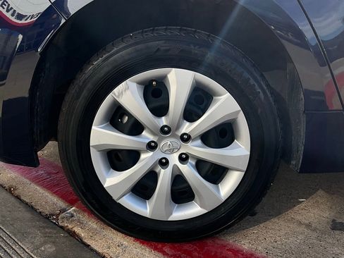 Used 2025 Toyota Corolla LE image 9