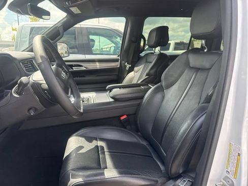 Used 2024 Jeep Wagoneer Series II AWD/4WD image 7