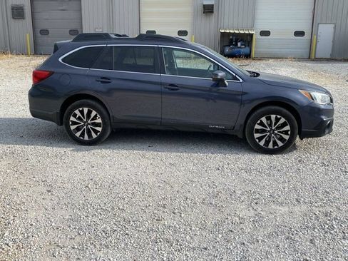 Used 2017 Subaru Outback 2.5i Limited AWD/4WD image 2