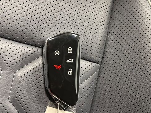 Used 2025 Volkswagen Tiguan SEL R-Line AWD/4WD image 43
