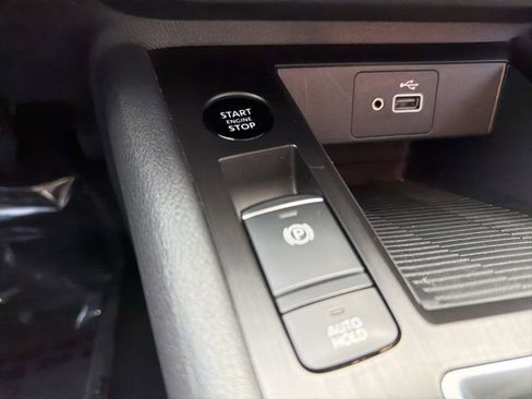 Used 2025 Nissan Kicks S image 28