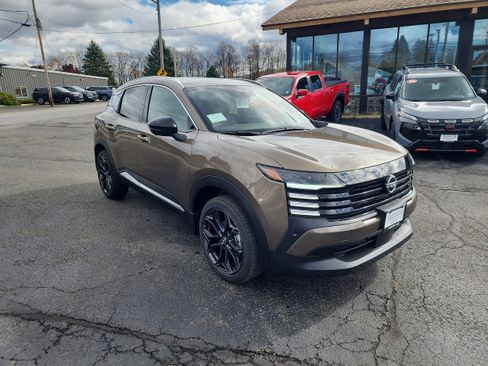 New 2026 Nissan Kicks SR w/ SR Premium Package image 1