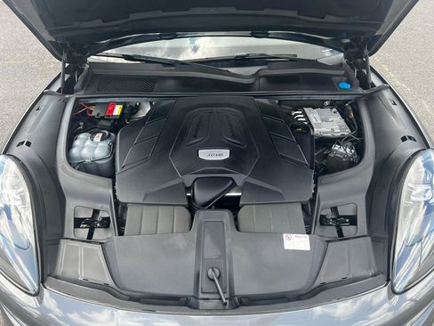 Used 2021 Porsche Cayenne AWD/4WD image 22