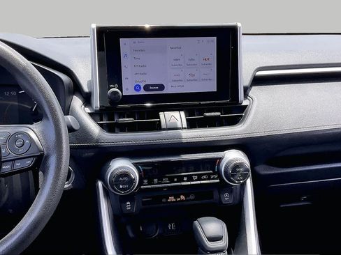 Used 2025 Toyota RAV4 XLE FWD image 7