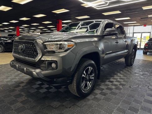 Used 2018 Toyota Tacoma TRD Sport AWD/4WD image 7