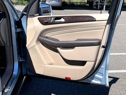 Used 2015 Mercedes-Benz ML 350 4MATIC image 22