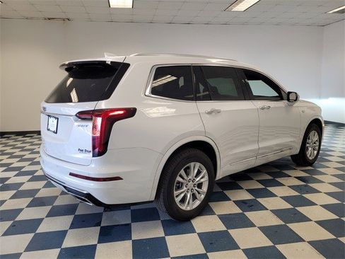 Certified 2024 Cadillac XT6 Luxury image 8